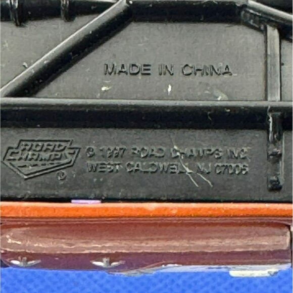 1955 Pontiac Safari Station Wagon & Oldsmobile 98 Starfire Convertible + Signs - Picture 14 of 16